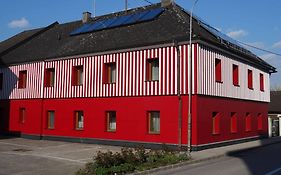 Camping & Pension Au An Der Donau